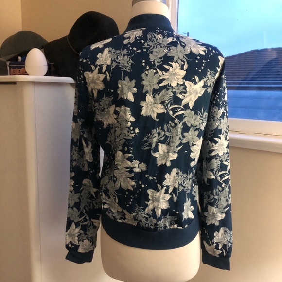 Light Bomber Jacket - Picture 2 of 3